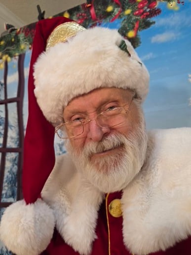 Gallery photo 1 of Certified Santa Claus Portrayer