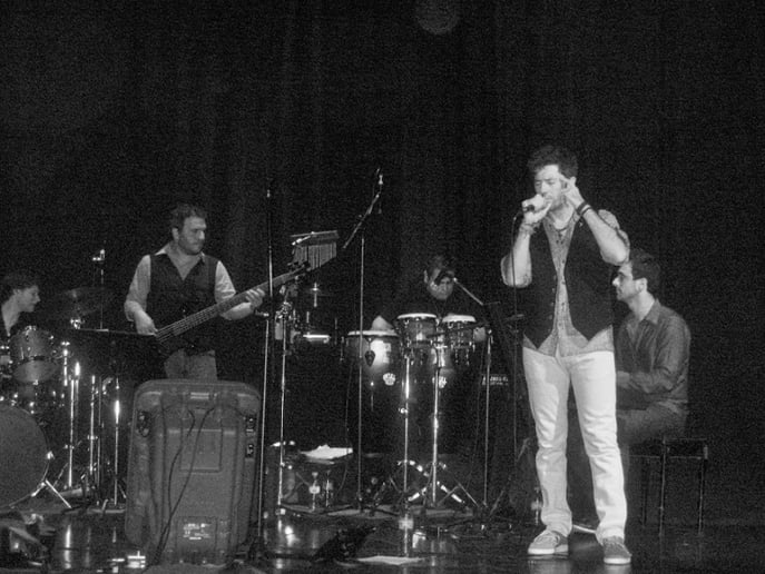 Gallery photo 3 of Cesar Franko Singer