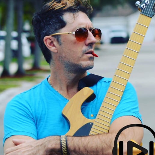 Gallery photo 9 of Cesar Franko Singer