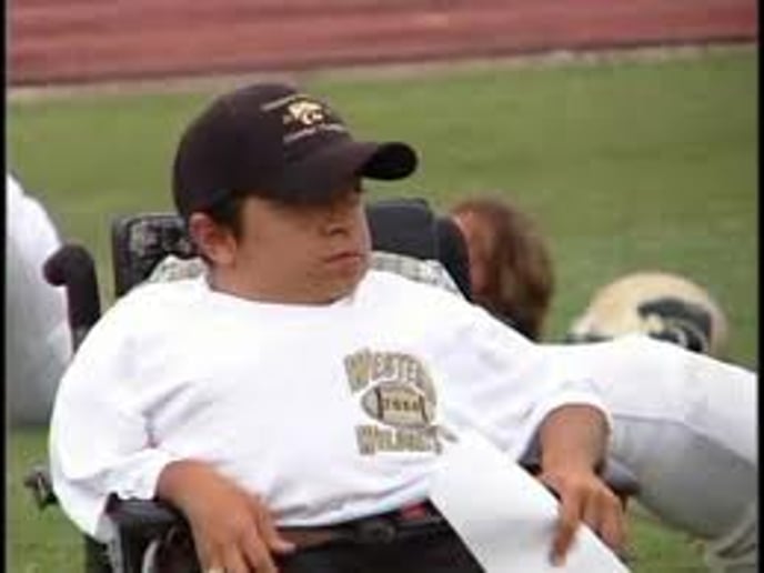 Gallery photo 4 of Cesar Lucero Speaks