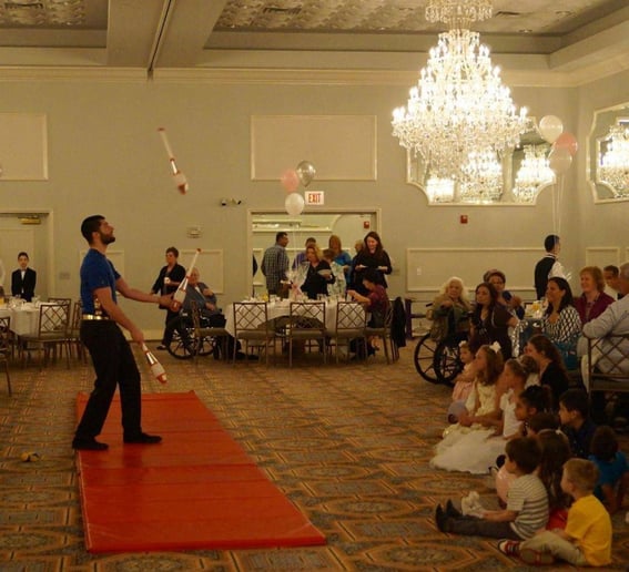 Gallery photo 38 of Chandelier Circus Entertainment