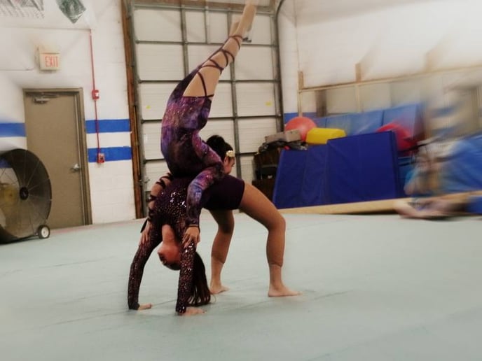Gallery photo 63 of Chandelier Circus Entertainment