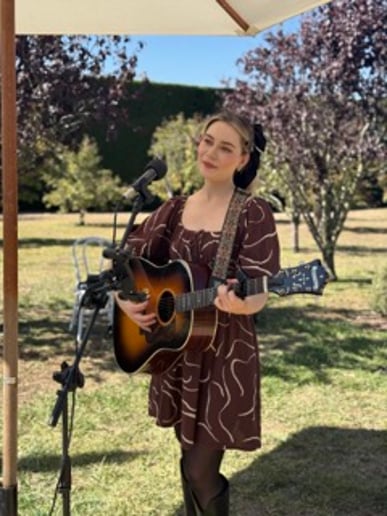 Gallery photo 6 of Charlie Acoustic Musician
