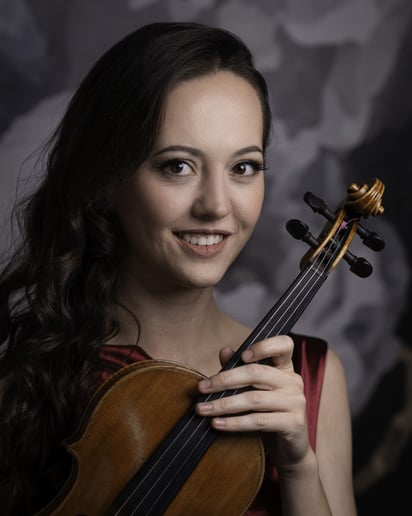 Gallery photo 1 of Nola Martin solo violin