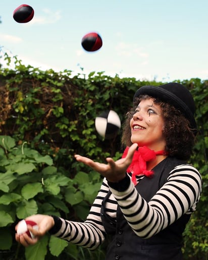 Gallery photo 1 of Chatty The Mime