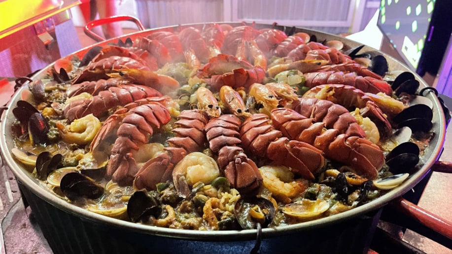Gallery photo 4 of Chefaricas – Live Paella & Catering