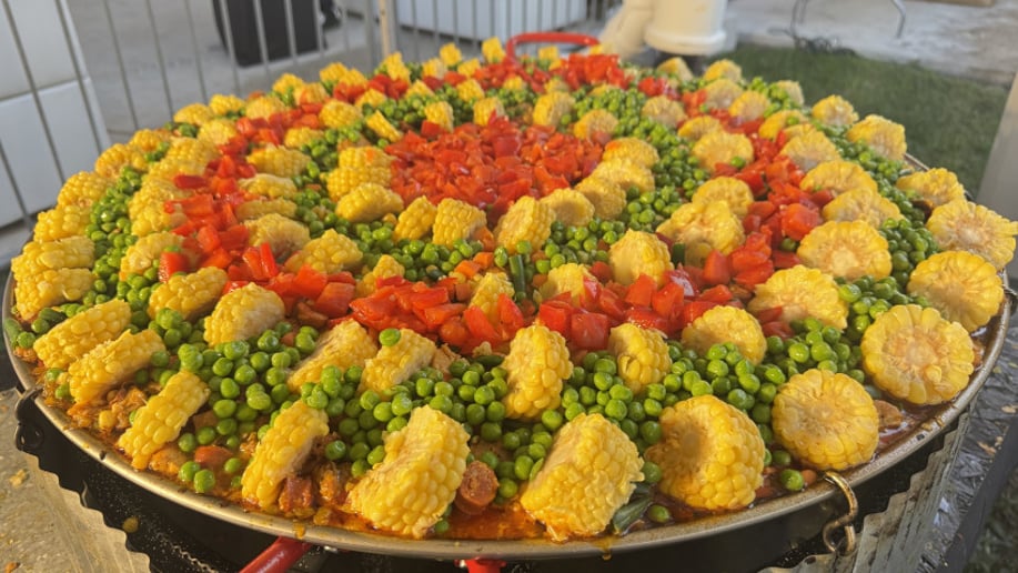 Gallery photo 7 of Chefaricas – Live Paella & Catering