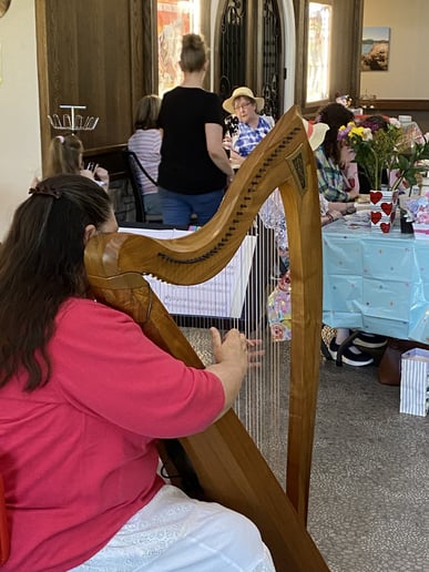 Gallery photo 4 of Cheryl Grohn Harp & Piano