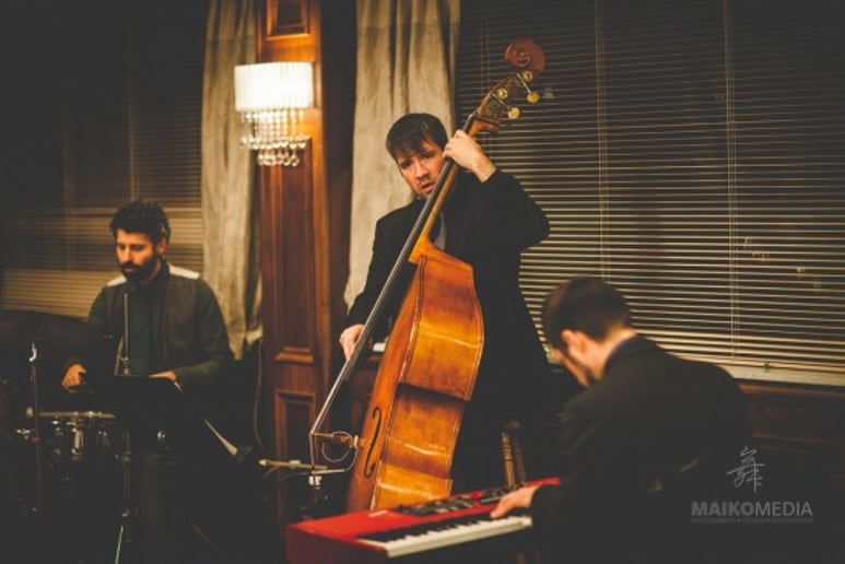 Gallery photo 9 of Chicago Diamond Trio