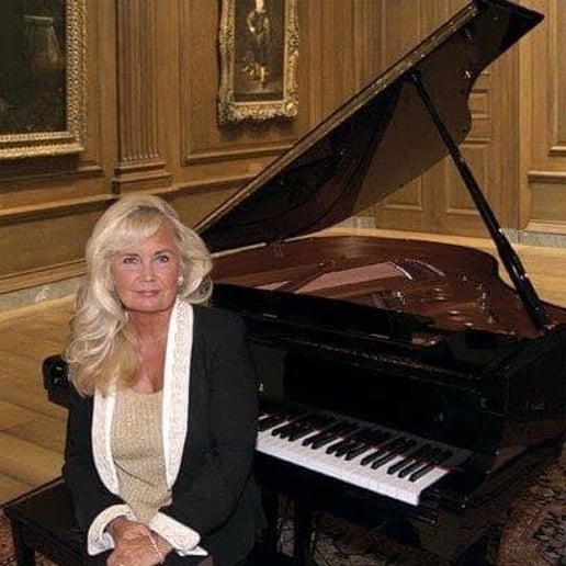 Gallery photo 4 of Chicago's # 1 Special Event Pianist Kathie Nicolet