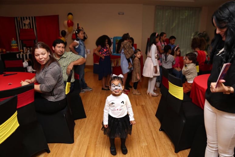 Gallery photo 44 of Chica's Party Entertainment