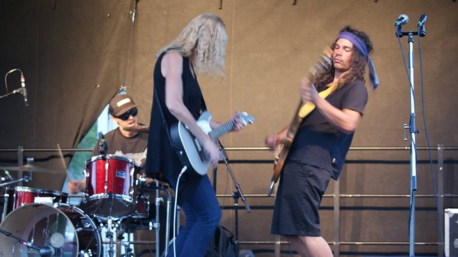Gallery photo 3 of Paula Reynolds Live Looping