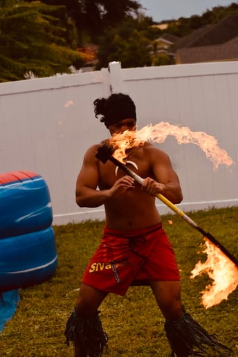 Gallery photo 7 of Chief Laiuni Samoan Fireknife Dancer