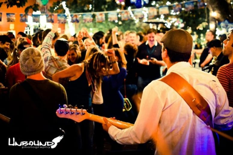 Gallery photo 2 of Chillula party band