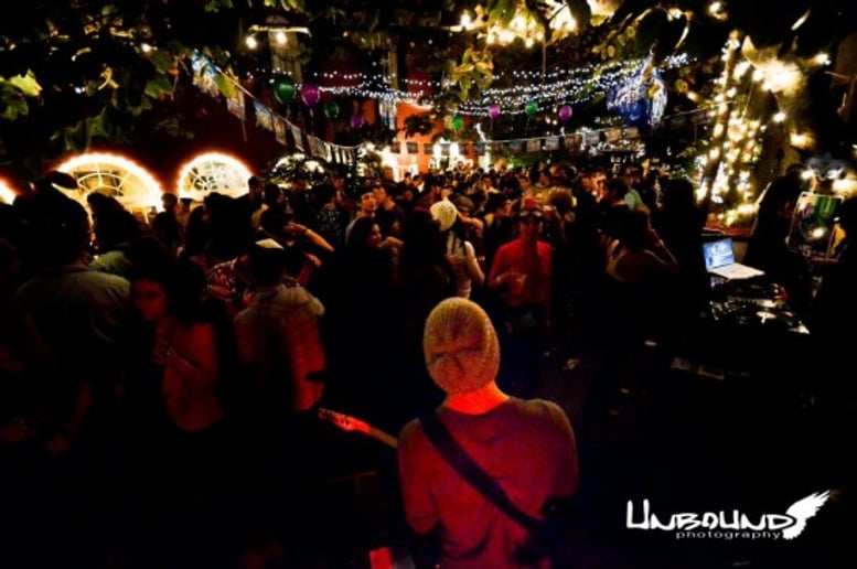 Gallery photo 3 of Chillula party band