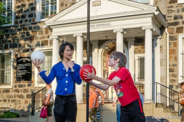 Gallery photo 1 of Chinese Pole Act and Big Ball Juggling Act