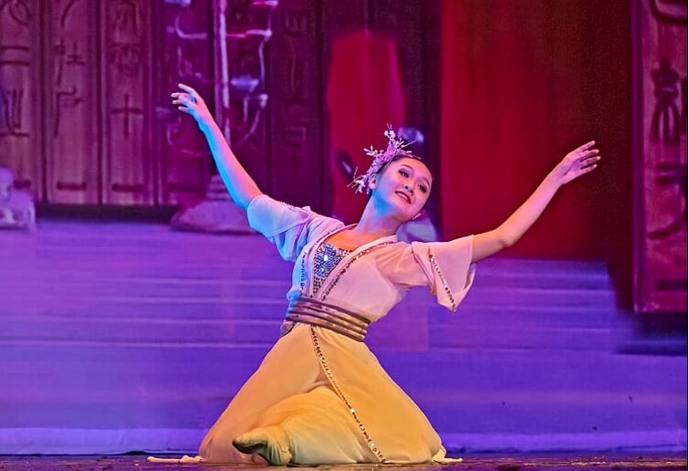 Gallery photo 8 of Chinese Traditional Dance