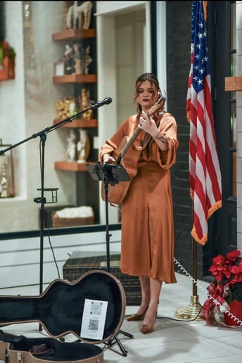 Gallery photo 3 of Chloe Overstreet