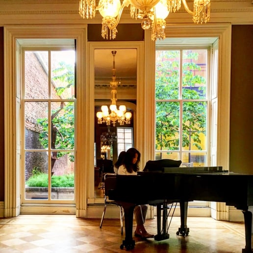 Gallery photo 4 of Choo Choo Hu, pianist