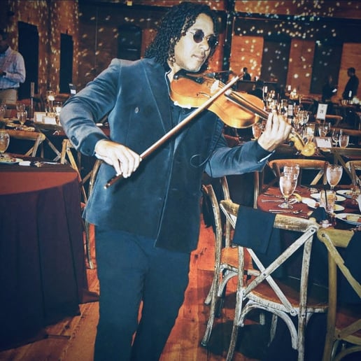 Gallery photo 2 of Chris Barbosa Music