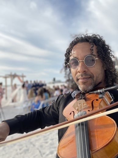 Gallery photo 8 of Chris Barbosa Music