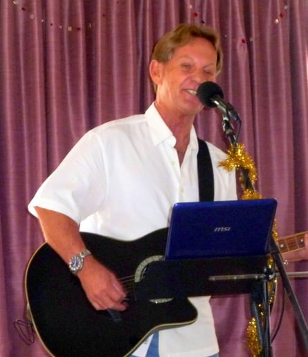 Gallery photo 5 of Chris Bates & The Virtual Reality Band