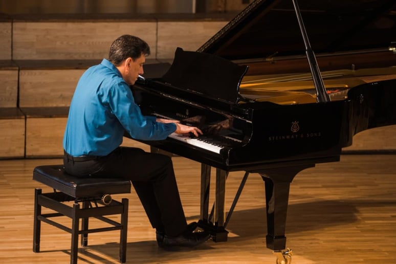 Gallery photo 2 of Chris Cooley - Wedding & Event Pianist
