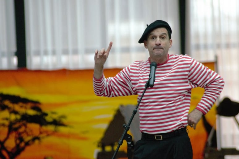Gallery photo 5 of Chris Fascione:  Juggling Funny Stories!