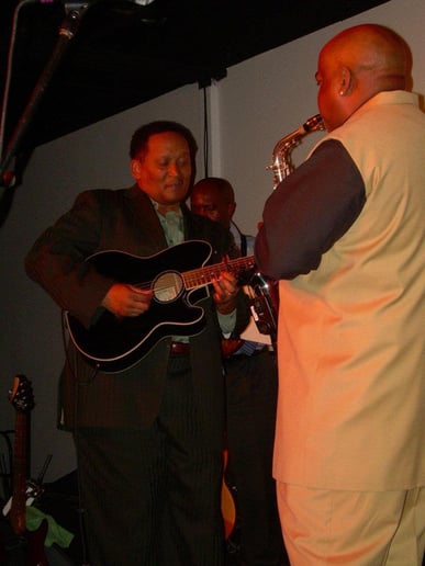 Gallery photo 2 of Chris Knox Sr - Guitarist