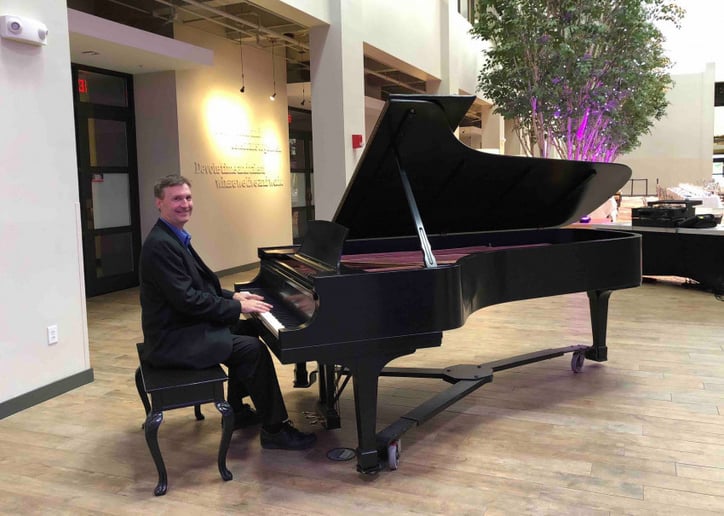 Gallery photo 3 of Chris Ott - Pianist