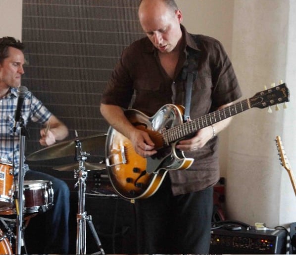 Gallery photo 4 of Chris Vasi Jazz Guitarist