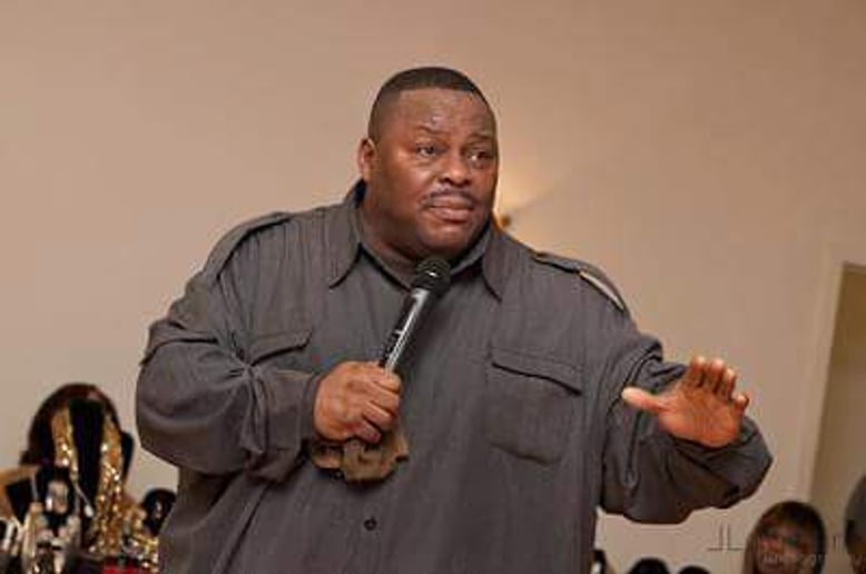 Gallery photo 11 of Comedian E-Boogie