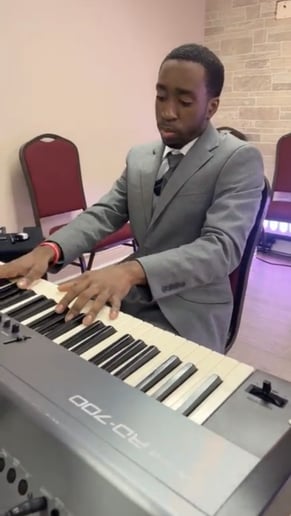 Gallery photo 1 of Christian Music/ Gospel