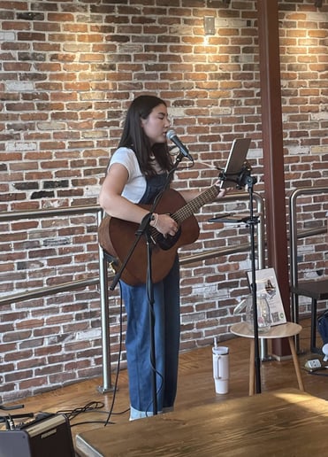 Gallery photo 3 of Christian Musician, Lisette Shaffer