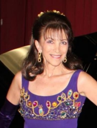 Gallery photo 1 of Christine