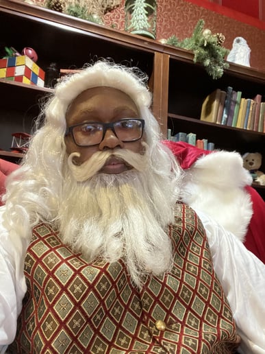 Gallery photo 1 of Santa Raymond