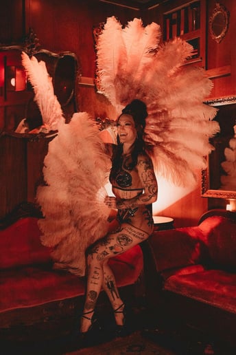 Gallery photo 7 of Circus Dreamgirl