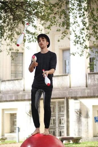 Gallery photo 3 of Circusball Walker and Juggler
