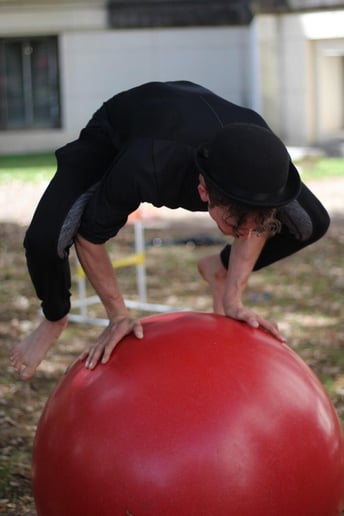 Gallery photo 4 of Circusball Walker and Juggler