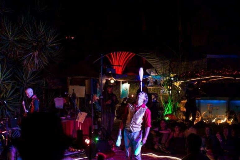 Gallery photo 2 of Astonishing Anton “The Juggler”