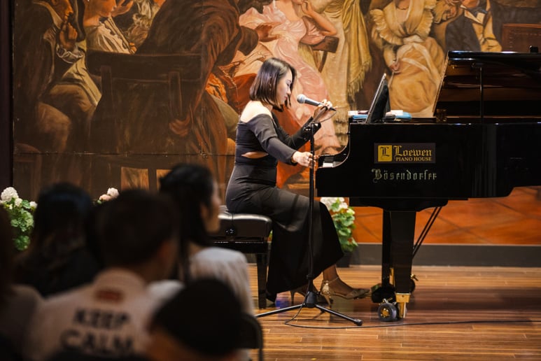 Gallery photo 1 of Clair de Lune Music