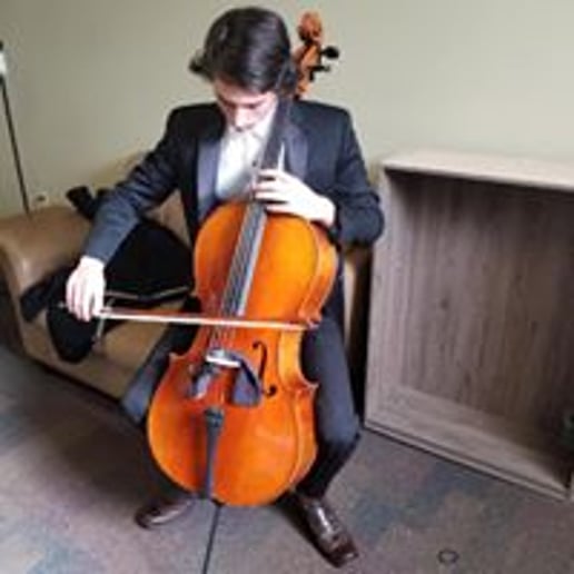 Gallery photo 2 of Jonathan Dills - Classical Cellist