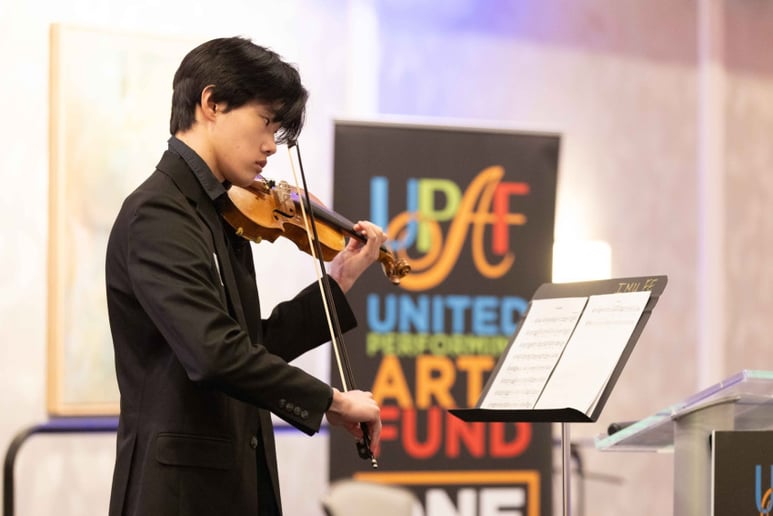 Gallery photo 2 of Classical & Contemporary Violinist