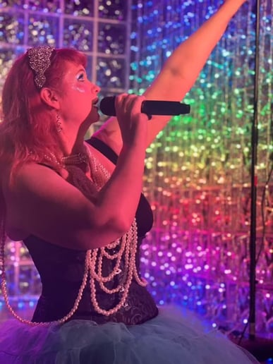 Gallery photo 4 of Classical Crossover Vocalist