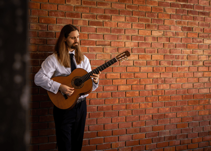 Gallery photo 4 of Randall Krieger - Classical Guitarist