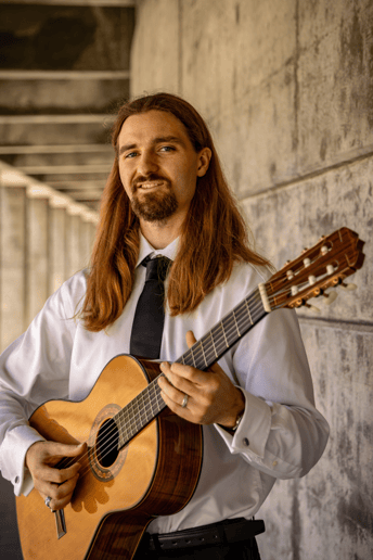 Gallery photo 3 of Randall Krieger - Classical Guitarist