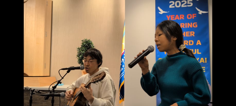 Gallery photo 1 of Classical Guitar & Singer Songwriter