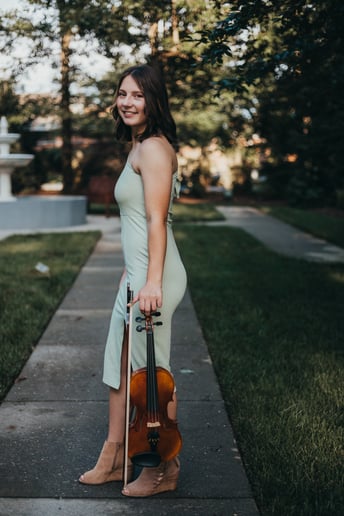 Gallery photo 1 of Brynne Van Allsburg, classical violinist