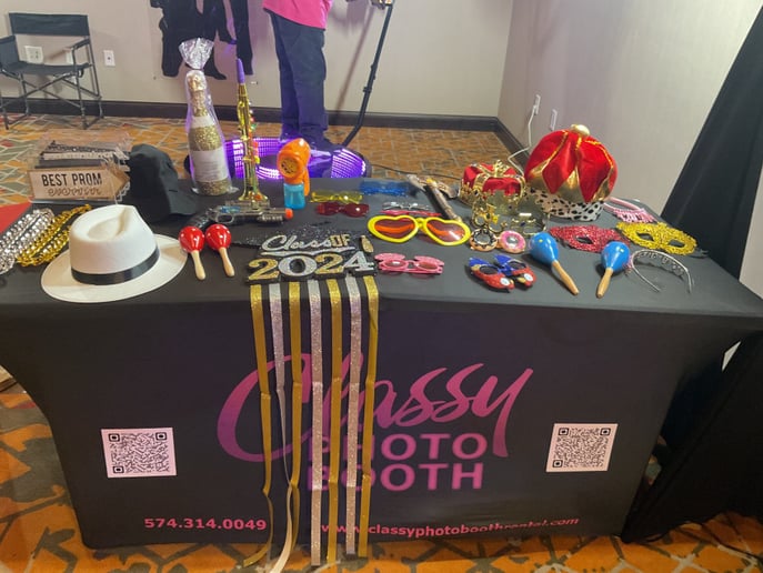 Gallery photo 31 of Classy Photo Booth Rental