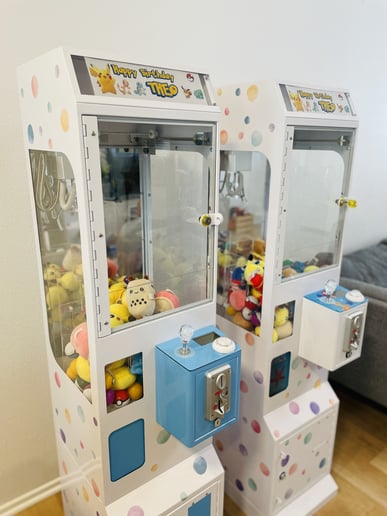 Gallery photo 5 of Claw Machine Rentals